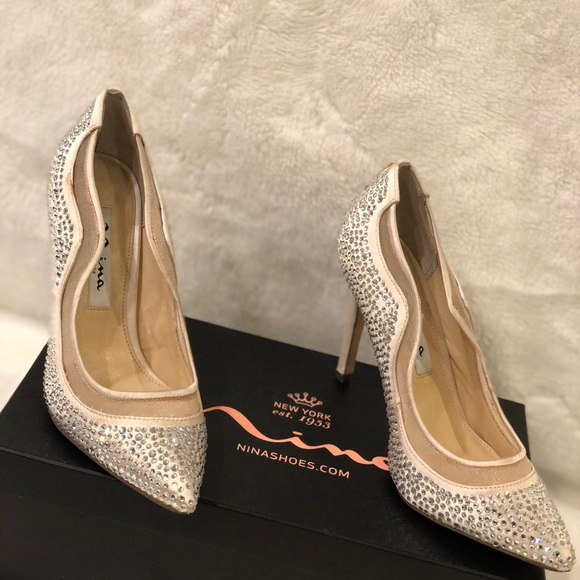 Nina bridal pumps made out of Swarovski - Picture 1 of 4